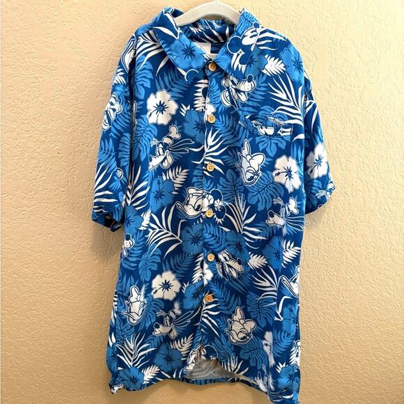 Disney Hawaiian shirt - Picture 1 of 7